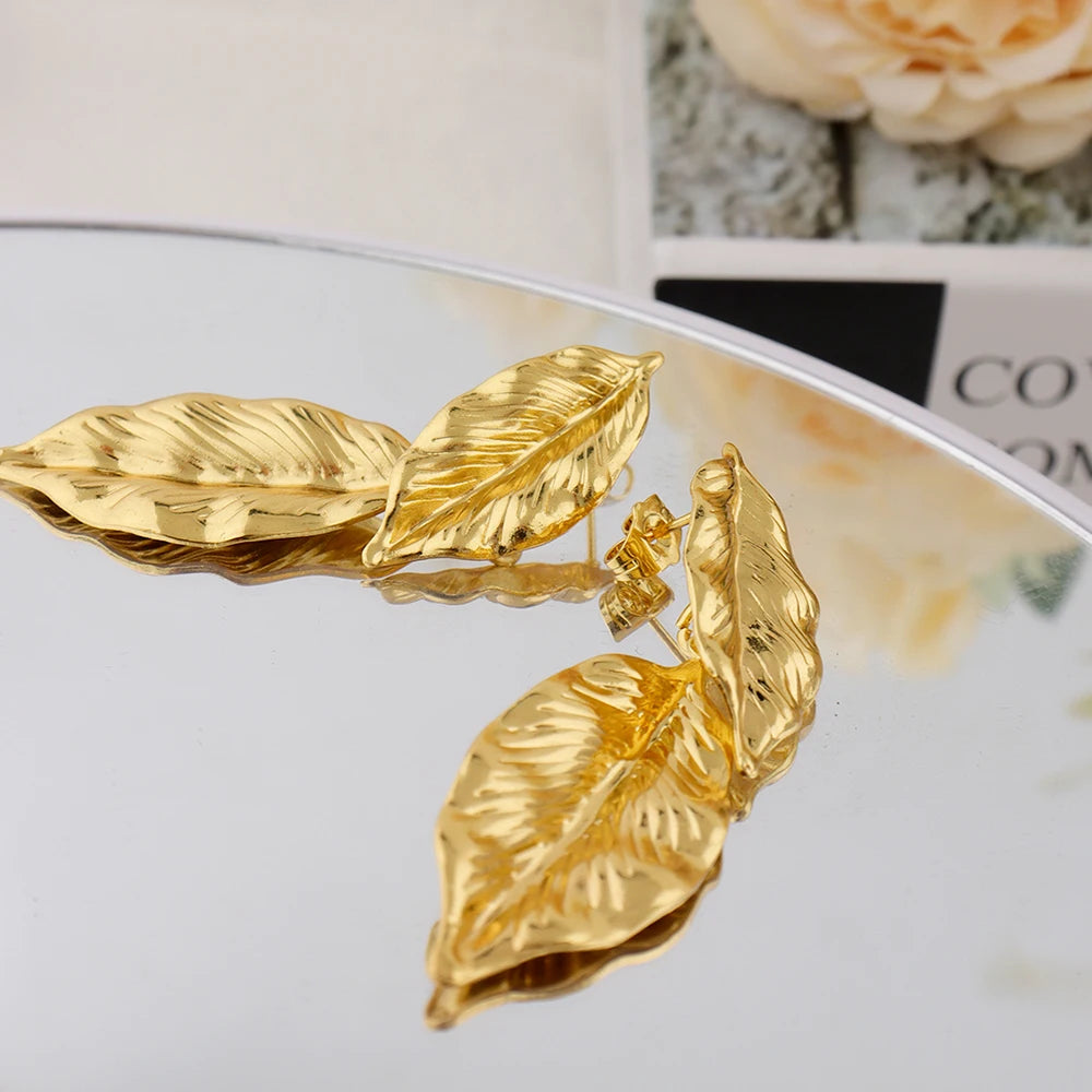 Luxury Gold Color Metal Leaves Shape Earrings for Women Exaggerated Punk Geometric Jewelry Apply to Party Wedding Dating Working