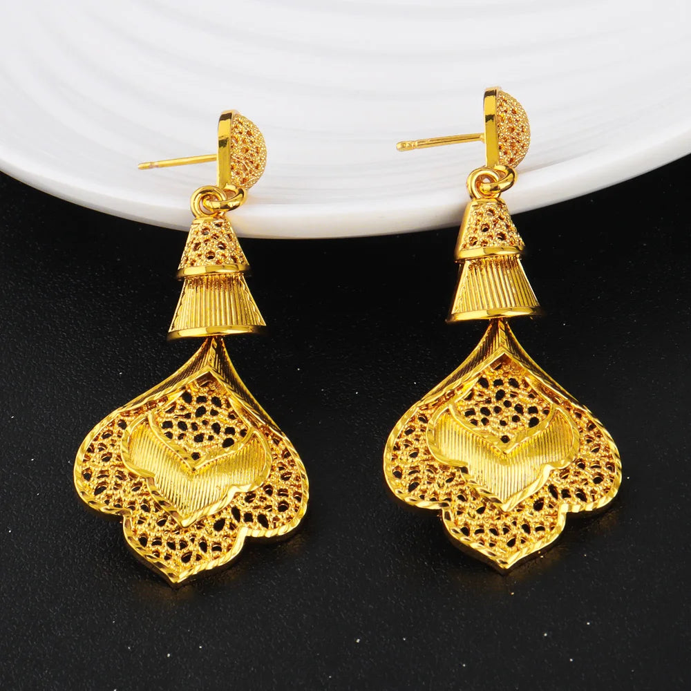 Luxury Shining Gold Plated Necklace Earrings Ring Women Jewelry Set Flower Hollow Shape Jewelries Gift for Party Wedding