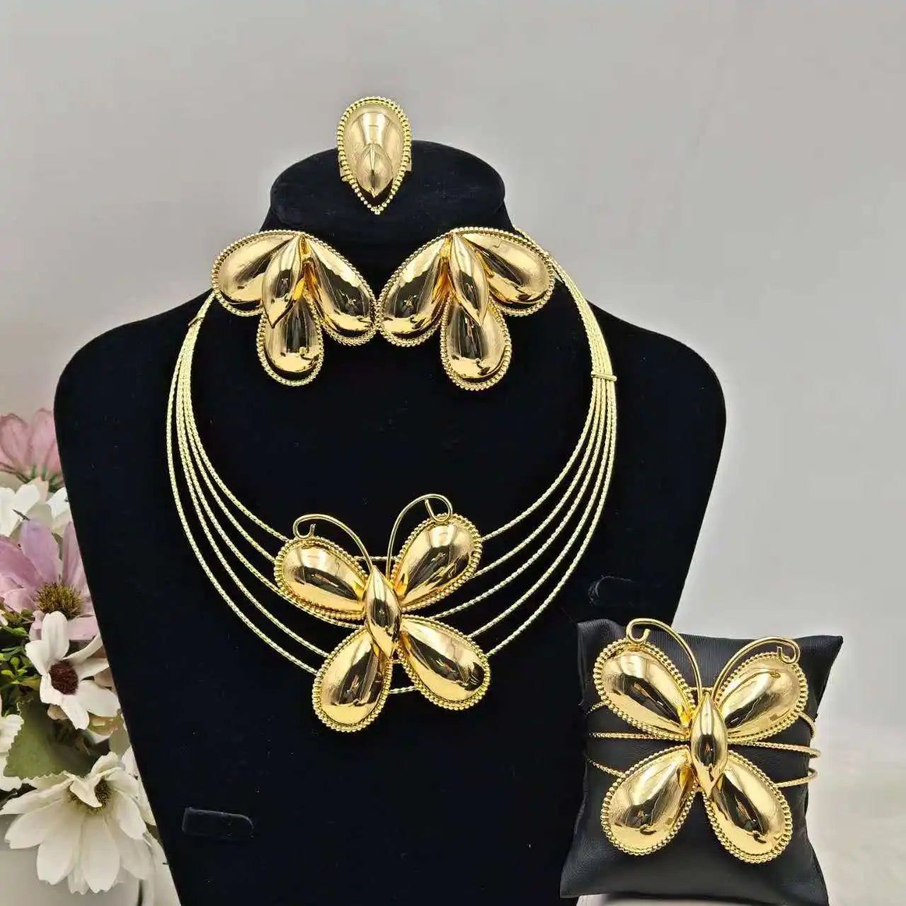 Luxury Gold Color 4Pcs Women Jewelry Set  Nigeria Fashion Butterfly Shape Necklace Earring Bangle Ring For African Party Wedding