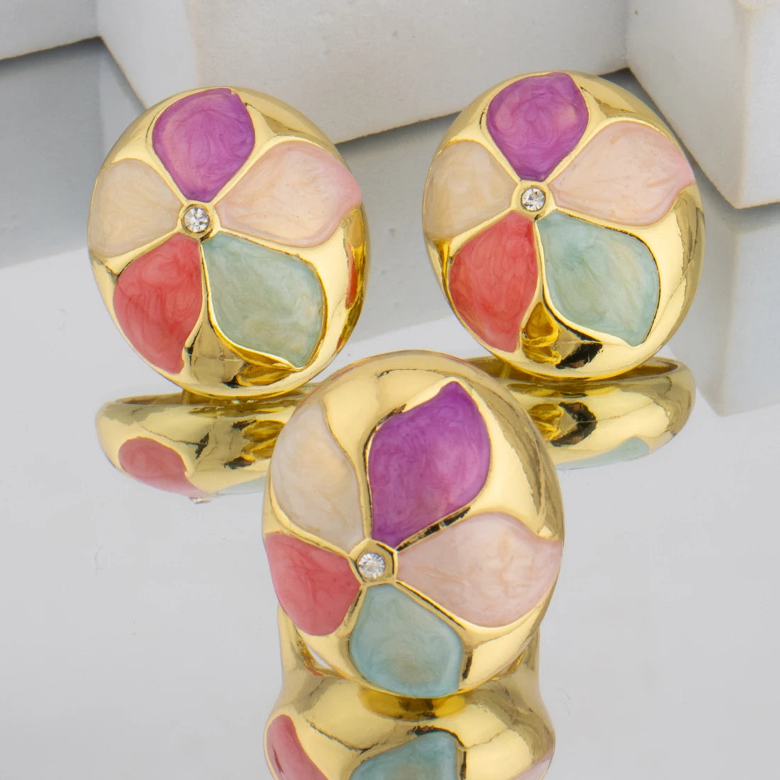 Middle East Fashion Golden Color Earrings Ring Dubai Luxury Trendy Jewelry Set for Ladies For Women Earrings Ring Set