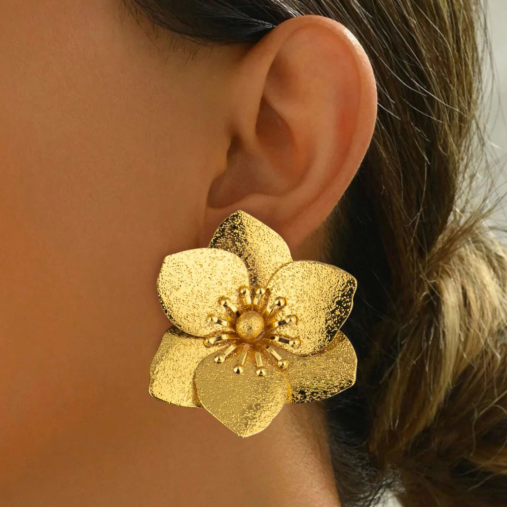 Stylish Vintage Flower Stud Earrings Premium Gold Plated Stainless Steel Earrings Daily Wear Earrings Jewelry For Women Party