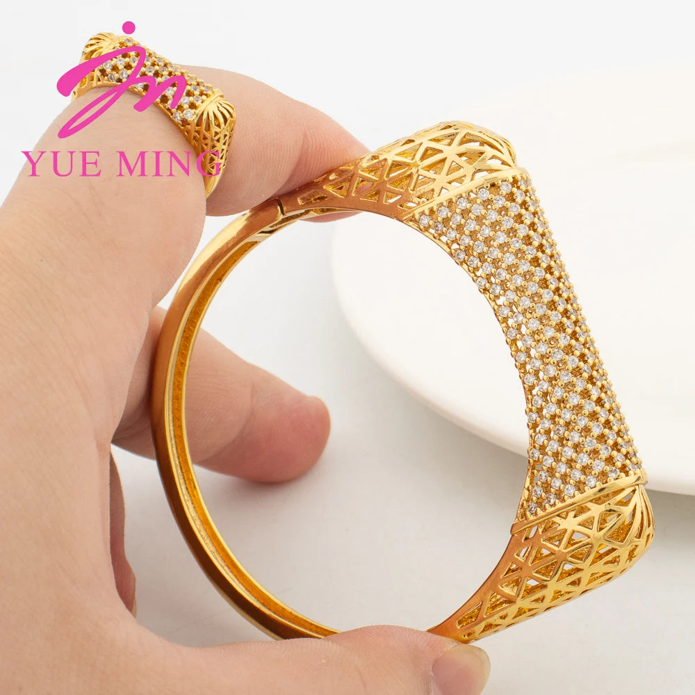 Bracelet manchette doré avec anneau pour femme, bijou de luxe en zircon blanc, style Dubaï, ouvert, idéal pour une fête ou un anniversaire