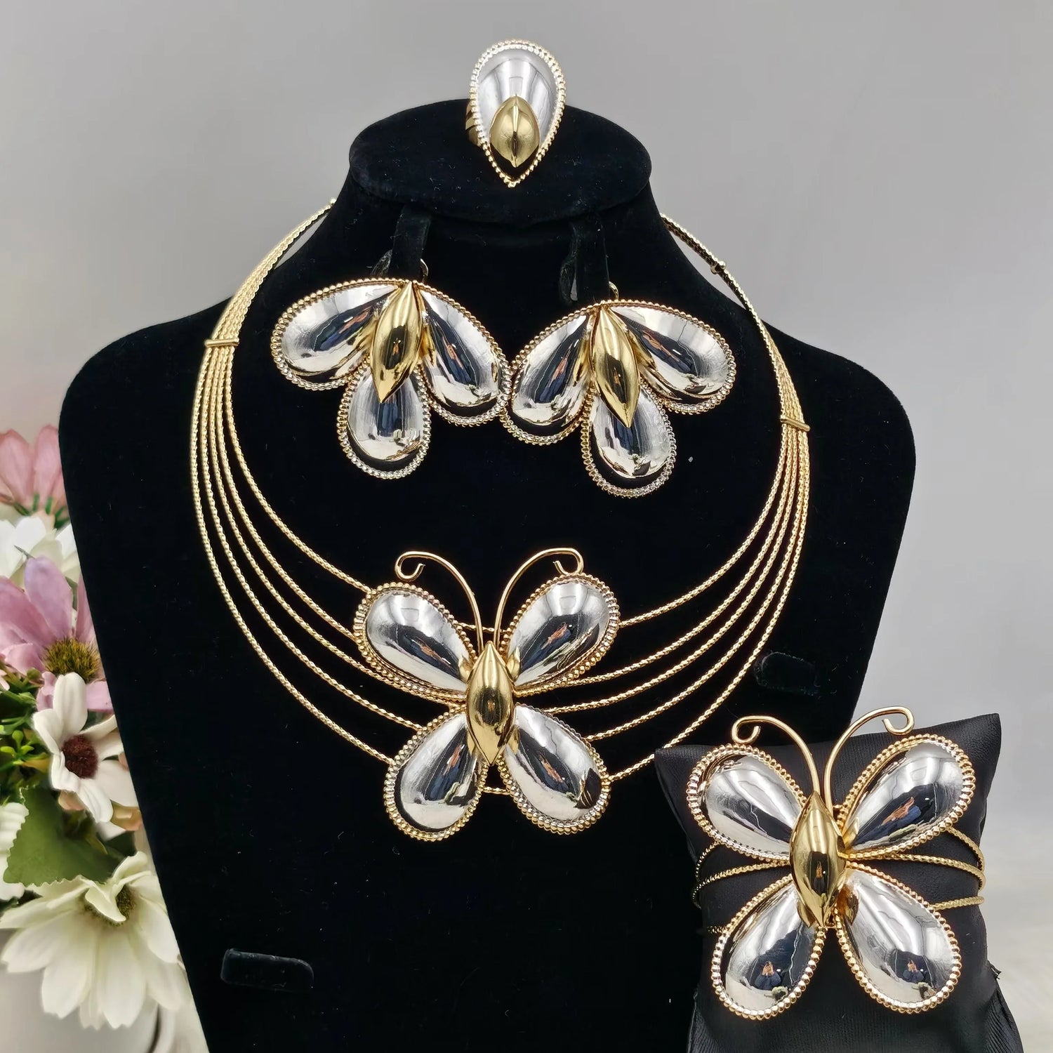 Luxury Gold Color 4Pcs Women Jewelry Set  Nigeria Fashion Butterfly Shape Necklace Earring Bangle Ring For African Party Wedding