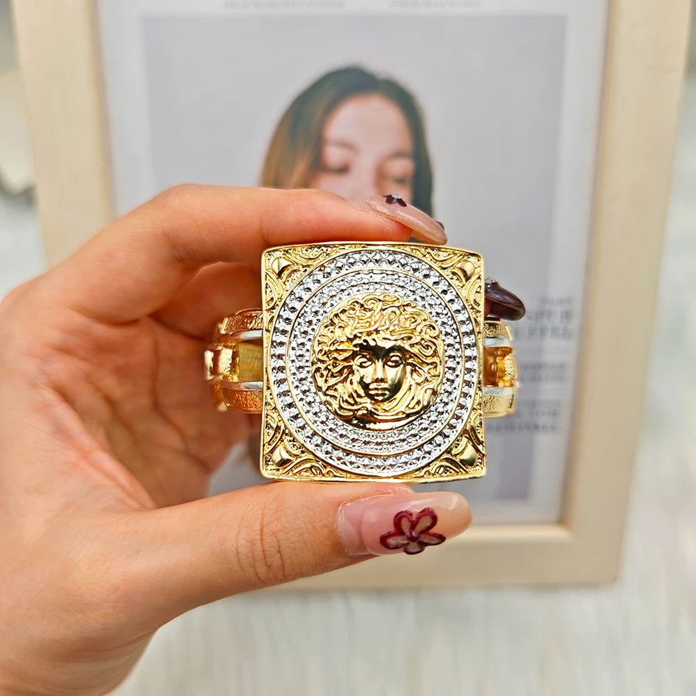 Hot Sale Fashion Ladies Jewelry Set Face Shape Earrings Chain Ring Design Large Bangle Square Ring Luxury Gift For Party Wedding