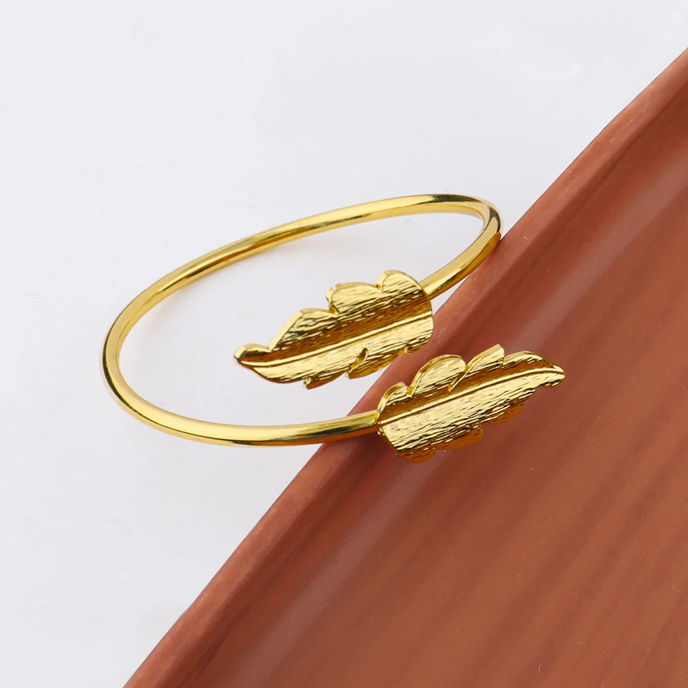 French Gold Plated Leaf Shape Necklace Charm Earrings Set for Women Girl Gold Color Jewelry Gift for Party Wedding Banquet