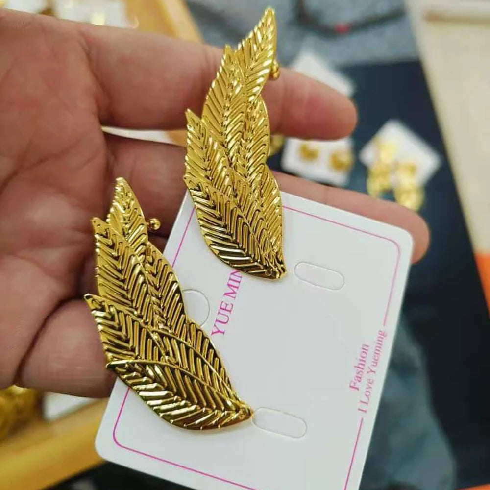 Simple Leaf Flowers Clip Earrings for Women Fashion Gold Color Planting Design Ear Daily Elegant Vintage Jewelry Birthday Gifts